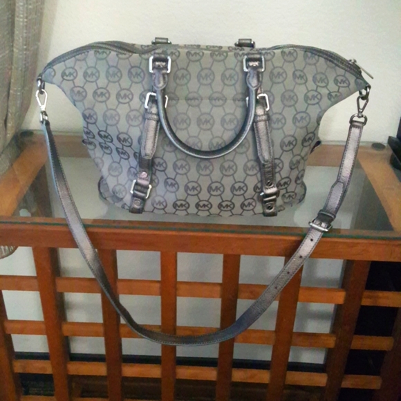 KORS Michael Kors Handbags - Michael Kors large classic silver/gray canvas & leather crossbody shoulder bag
